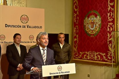 César Mata, coordinador del ciclo, durante la presentación.-EL MUNDO