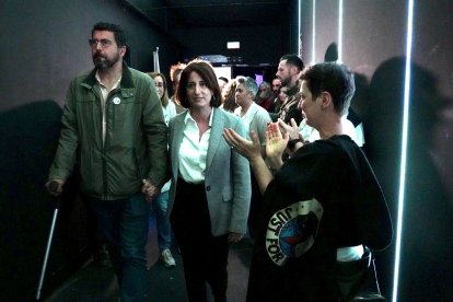 Alberto Bustos y María Sánchez durante la valoración de Valladolid Toma La Palabra tras el escrutinio de las elecciones municipales. -ICAL