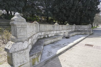 Fuente de la Salud en el parque del mismo nombre. J. M. LOSTAU