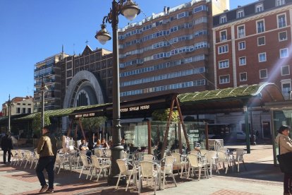 Marquesina con cubierta vegetal, mercado de Plaza España