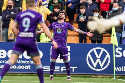 Monchu celebra un gol con la camiseta del Real Valladolid. / RVCF