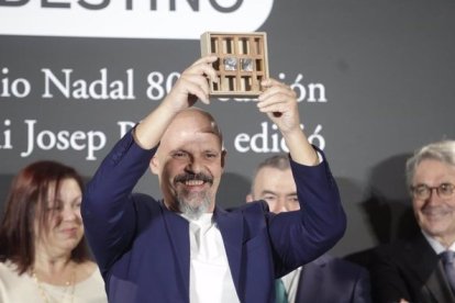 César Pérez Gellida, feliz con el Premio Nadal.-EUROPA PRESS