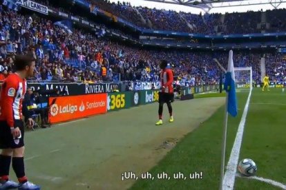 Iñaki Williams escucha cánticos racistas de la grada del RCDE Stadium.-MOVISTAR