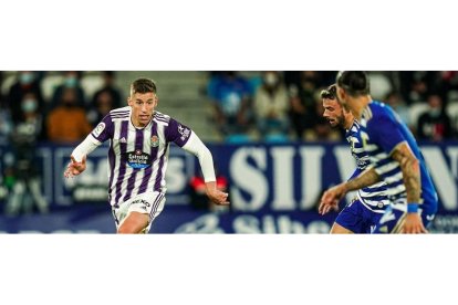 Alcaraz en el partido ante la Ponferradina. / R. V.