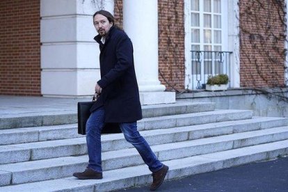 Pablo Iglesias, el pasado martes antes de entrar en la primera reunión del Consejo de Ministros.-DAVID CASTRO