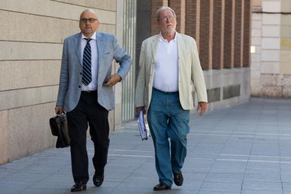 Miguel Francisco de Asis Álvarez de Toledo (D) acude al juzgado para declarar por la trama eólica.-ICAL