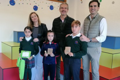Los clasificados en el IX Concurso Escolar de Postales Navideñas de la D.O. Rueda. -E.M.
