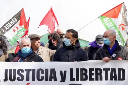 El Movimiento Solidario con el Sáhara Occidental en Castilla y León y la Delegación del Frente Polisario en la Comunidad en la concentración.- ICAL