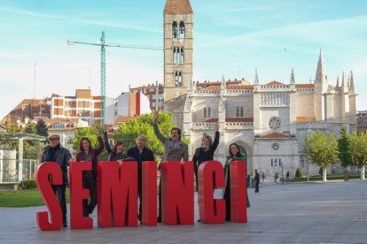 Equipo de la película 'Que nadie duerma'. PHOTOGENIC