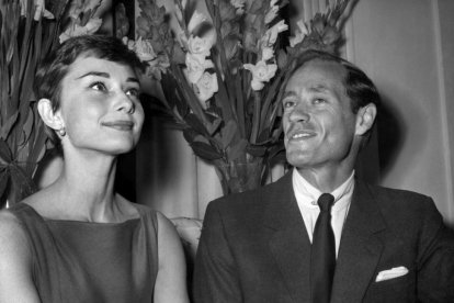Audrey Hepburn, con su primer marido y también actor Mel Ferrer, en septiembre de 1954.-AFP