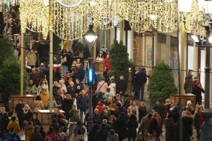 Encendido de las luces de Navidad en Valladolid.- PHOTOGENIC