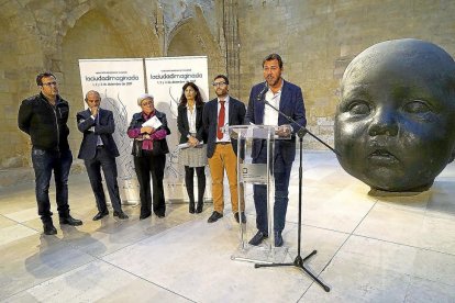 El alcalde de Valladolid, Óscar Puente, durante la presentación de ‘La Ciudad Imaginada’, ayer en el MPH.-EL MUNDO