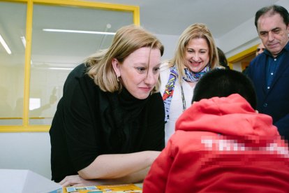 Isabel Blanco visita en Soria la Residencia de Acogida Marillac. | ICAL