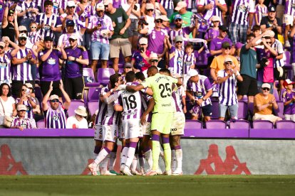 Celebración de gol del Real Valladolid.