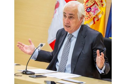 El presidente del TSJCyL, José Luis Concepción, ayer en la presentación de la memoria. SANTI OTERO