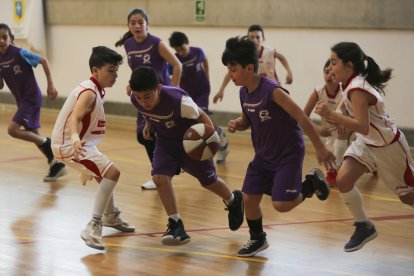 Partido anterior de baloncesto. / E. M.