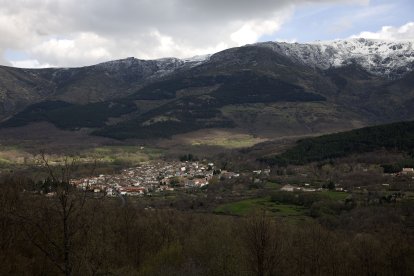 Candelario pertenece al  club de los Pueblos más Bonitos de España por la belleza de sus calles y casas.- E.M.