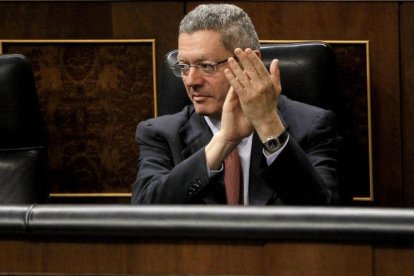 Ruiz Gallardon durante un pleno en el Congreso de los Diputados.-JOSE LUIS ROCA