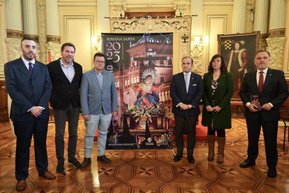 Presentación del cartel de Semana Santa en el Ayuntamiento. | E. M.