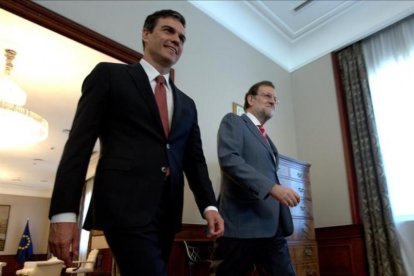 Pedro Sánchez y Mariano Rajoy, el pasado 13 de julio en el Congreso.-DAVID CASTRO
