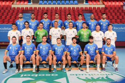 Foto oficial del recoletas Atlético Valladolid de Liga Asobal; Temporada 23-24. / J. M. LOSTAU