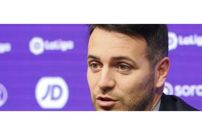 Fran Sánchez, director deportivo del Real Valladolid en su comparecencia tras el descenso. / PHOTOGENIC