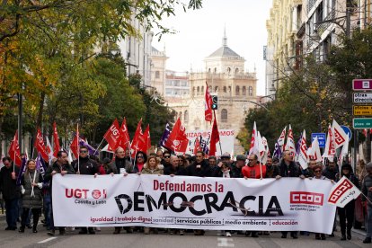 Manifestación de CCOO y UGT en defensa de la democracia. ICAL