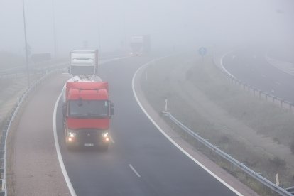 Niebla en las carreteras de la Comunidad.-ICAL.