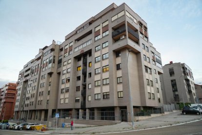 Dos meses después de la explosión en Juan de Valladolid, Parquesol. J. M. LOSTAU