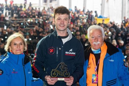 Víctor López recoge el Pingüino de Oro de la 41ª edición. -PHOTOGENIC