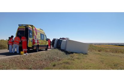 F28l-8jXgAAzZvbAccidente de tráfico en una carretera de Valladolid.- TWITTER BOMBEROS DIPUTACIÓN