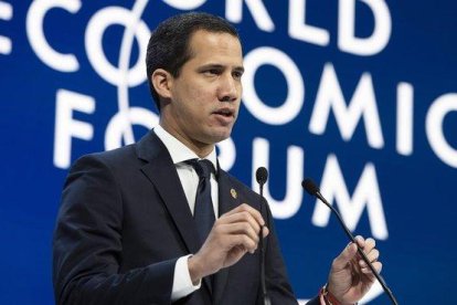 Juan Guaidó, el jueves, en el foro económico de Davos (Suiza).-EFE / GIAN EHRENZELLER