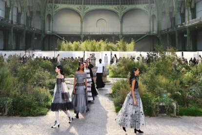 Desfile de Chanel en la Semana de la moda de París.-CHRISTOPHE ARCHAMBAULT (AFP)