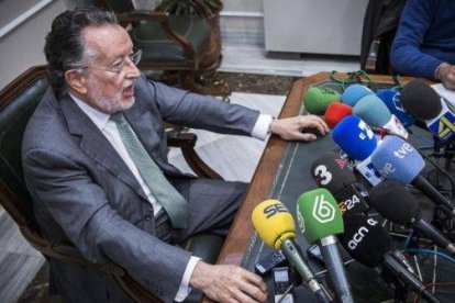 El vicealcalde de Valencia, Alfonso Grau, en la rueda de prensa que ha ofrecido este lunes.-Foto: MIGUEL LORENZO