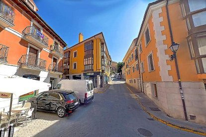 Viviendas rehabilitadas en la calle Atarazanas, en pleno casco histórico de Peñafiel.-GGL SW