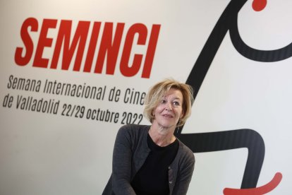 La codirectora de 'Nada', Trine Piil, antes de la rueda de prensa ofrecida este lunes en la Seminci. / ICAL