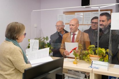 Los procuradores del grupo parlamentario Vox registran en la Consejería de Cultura, Turismo y Deportes el listado de bienes a incluir dentro del Inventario de Bienes del Patrimonio Cultural de Castilla y León. / ICAL