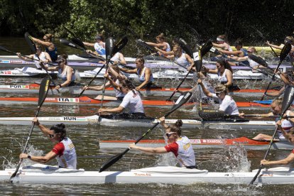 Salida de la Regata Internacional de K-4.  / PHOTOGENIC