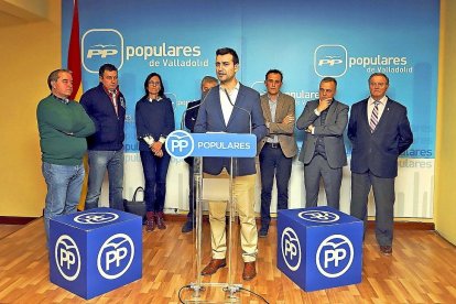 David Esteban informa de los acuerdos del comité electoral del PP de Valladolid, ayer en la sede de Alcalleres.-ICAL