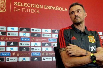 Luis Enrique, en la rueda de prensa de este lunes en Elche.-EFE / MORELL