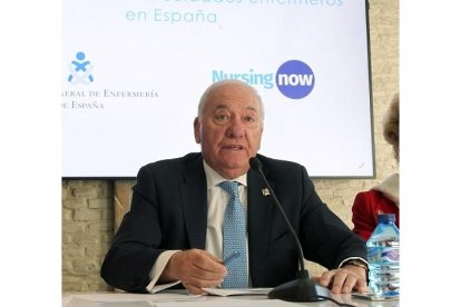 El presidente del Consejo General de Enfermería, Florentino Pérez Raya. / ICAL