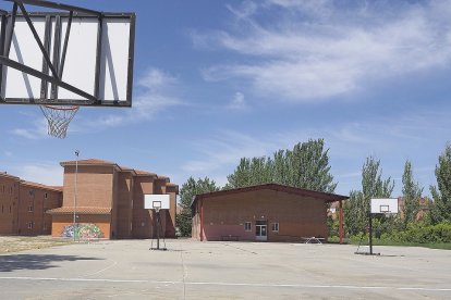 Exterior del instituto María Moliner de Laguna de Duero. PHOTOGENIC