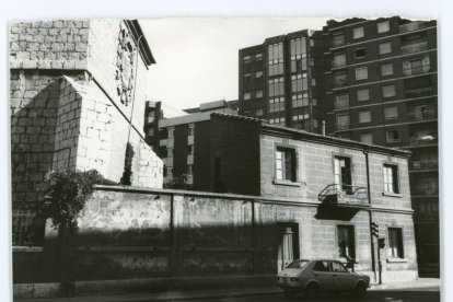 Trasera del Palacio del Conde de Gondomar, Casa del Sol, y San Benito el Viejo, con edificación anexa desaparecida (1970) - ARCHIVO MUNICIPAL DE VALLADOLID