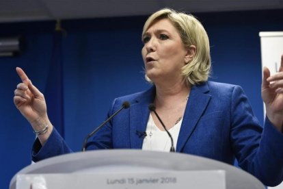 Marine Le Pen durante su intervención ante la prensa.-/ AFP / STEPHANE DE SAKUTIN
