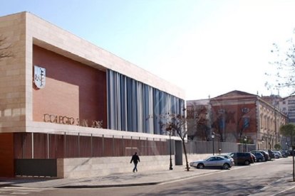 Fachada del colegio San José de Valladolid en una imagen de archivo. -E.M.