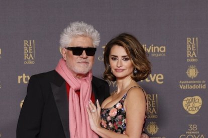 Pedro Almodóvar y Penélope Cruz. -PREMIOS GOYA