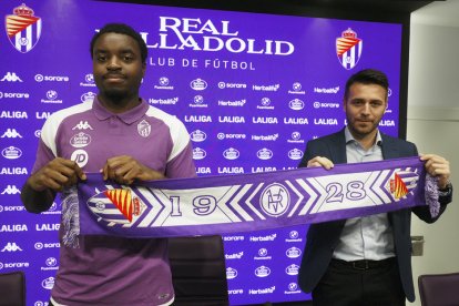 Boyomo junto a Fran Sánchez en la presentación. / PHOTOGENIC