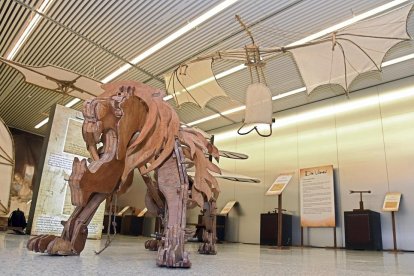 Varias de las piezas de la exposición dedicada a Da Vinci.-ICAL