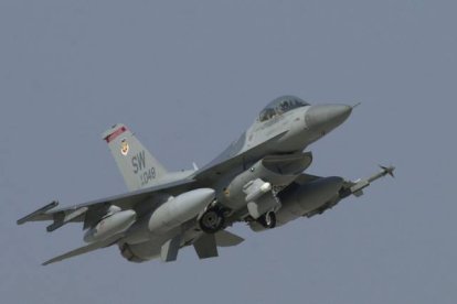 Un F16 Falcon estadounidense.-Foto: AP / BURHAN OZBILICI