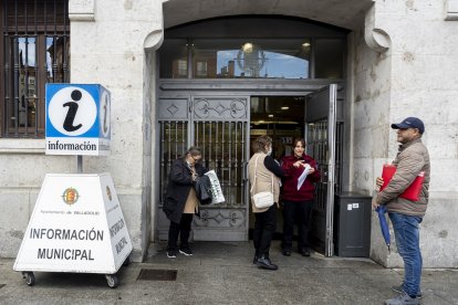 Oficina de información municipal en la plaza de la Rinconada. / PHOTOGENIC